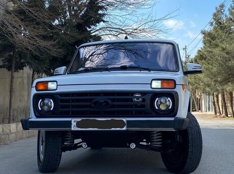 LADA (VAZ) Niva 2015