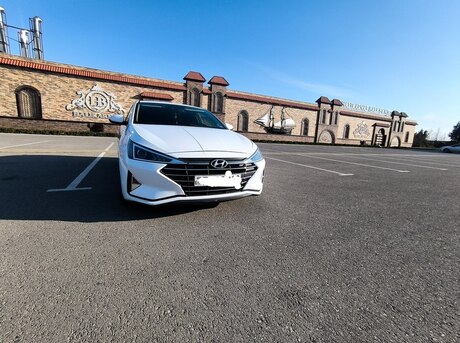 Hyundai Elantra 2019