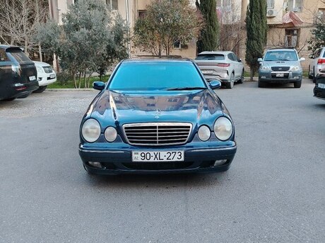 Mercedes E 240