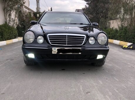 Mercedes E 220