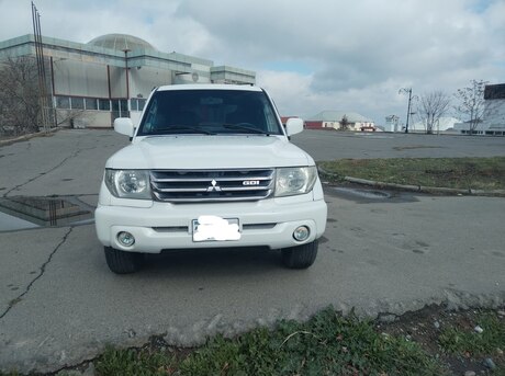 Mitsubishi Pajero io