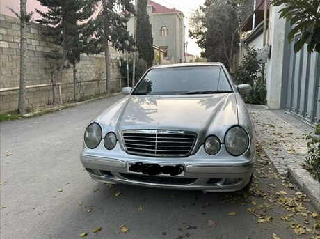 Mercedes E 220