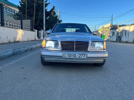 Mercedes 220 E 1992