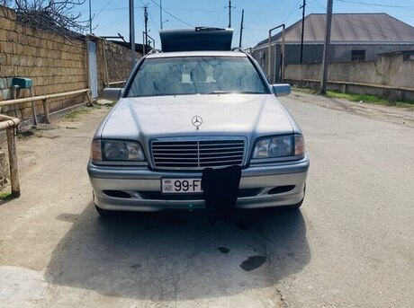 Mercedes C 180