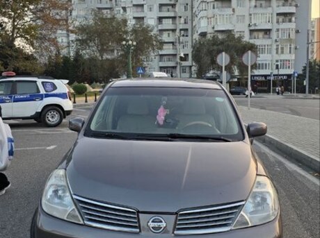 Nissan Tiida 2008