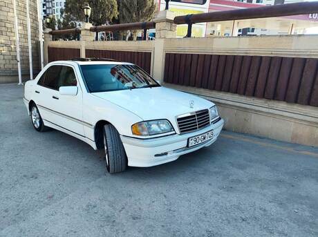 Mercedes C 230