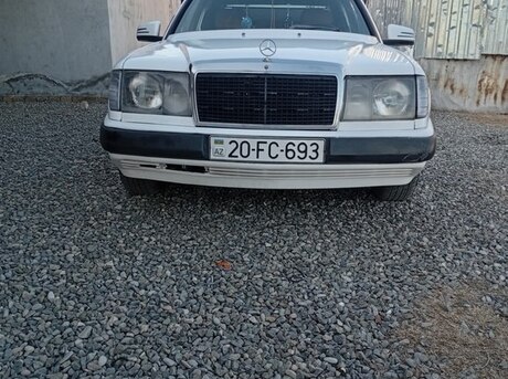 Mercedes  1987