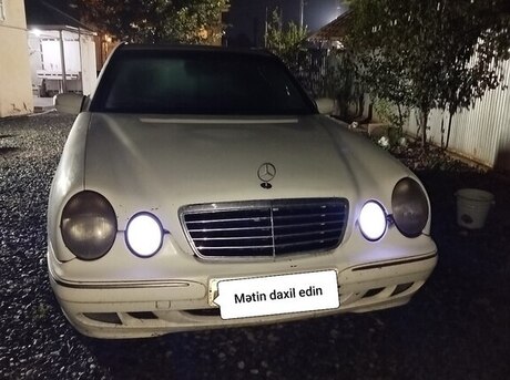 Mercedes E 220 2001