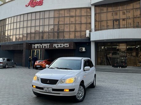 Mitsubishi Airtrek 2001