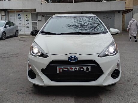 Toyota Prius C 2016