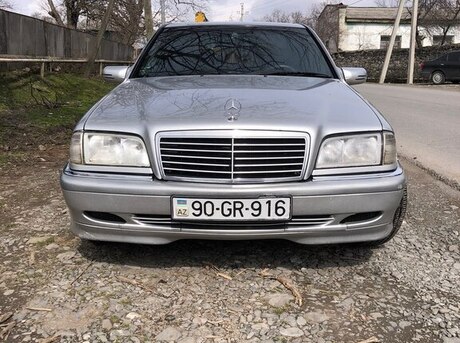 Mercedes C 200