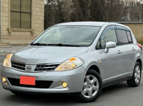Nissan Tiida 2011