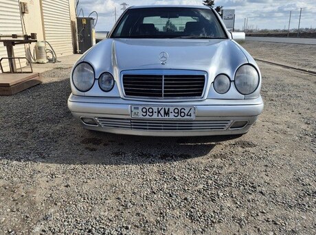 Mercedes E 230