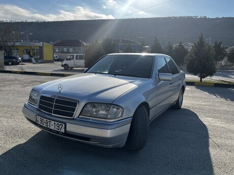 Mercedes C 200