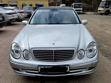 Mercedes E 200
