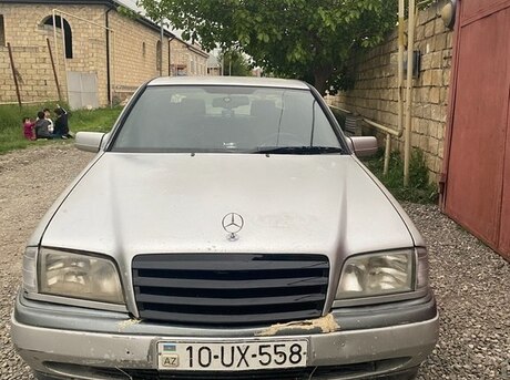 Mercedes C 180