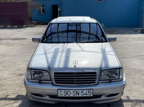Mercedes C 240