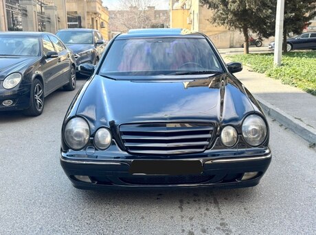 Mercedes E 240
