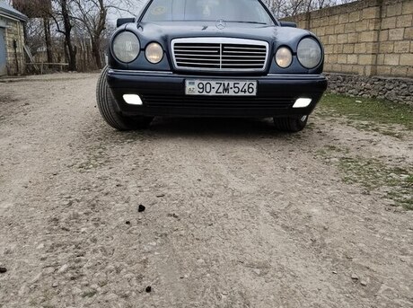 Mercedes E 230