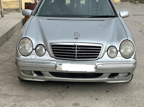 Mercedes E 220