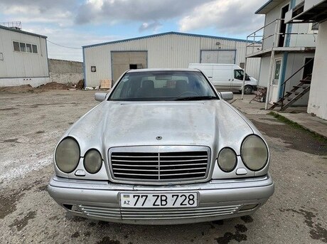 Mercedes E 300