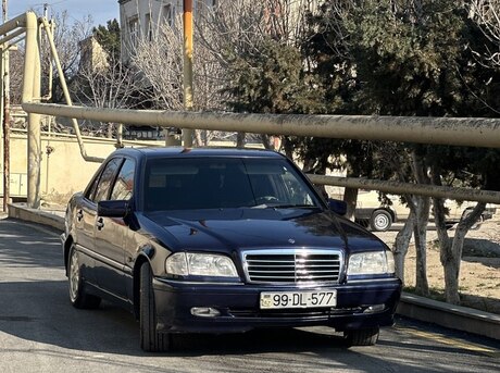 Mercedes C 240
