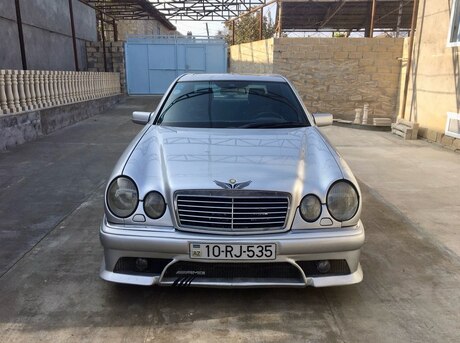Mercedes E 280