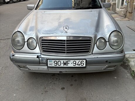Mercedes E 220