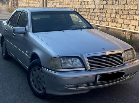 Mercedes C 200