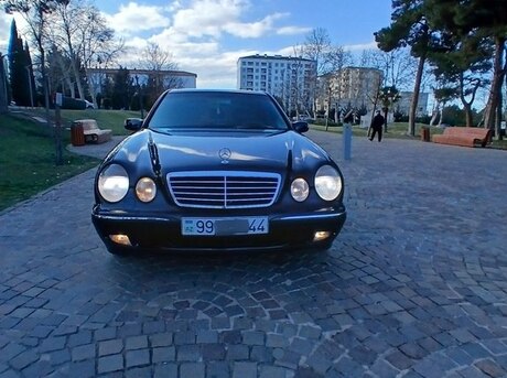 Mercedes E 320