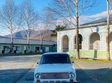 LADA (VAZ) 21011