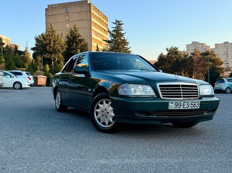 Mercedes C 180