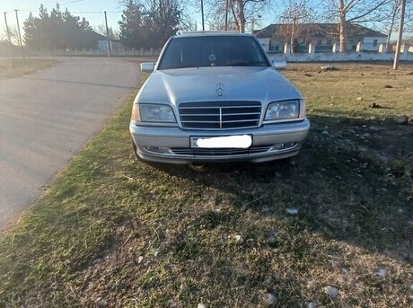 Mercedes C 230
