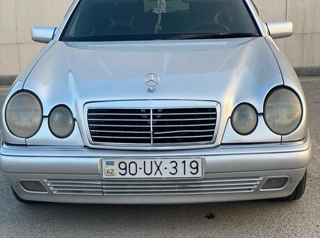 Mercedes E 240