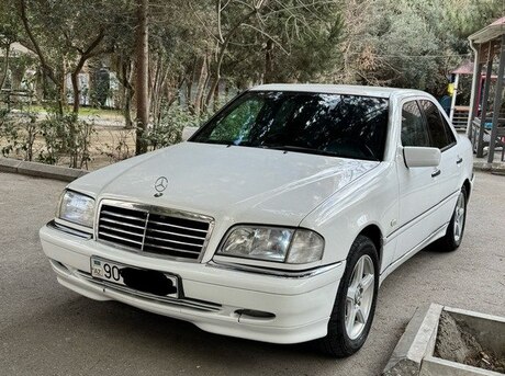Mercedes C 180