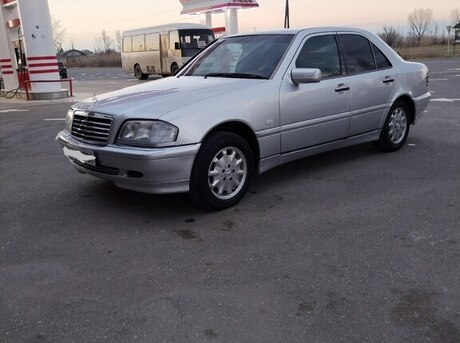 Mercedes C 180