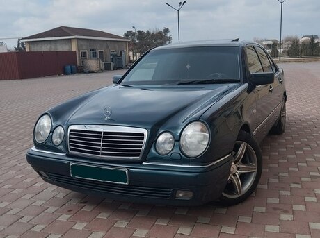 Mercedes E 230