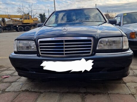 Mercedes C 240