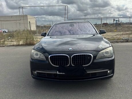 BMW 750