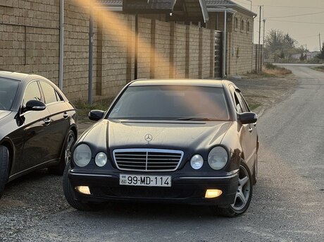 Mercedes E 240