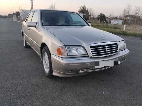 Mercedes C 230