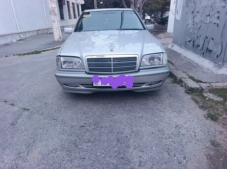 Mercedes C 200
