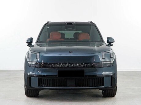 Lynk & Co 900