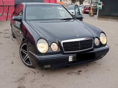 Mercedes E 240