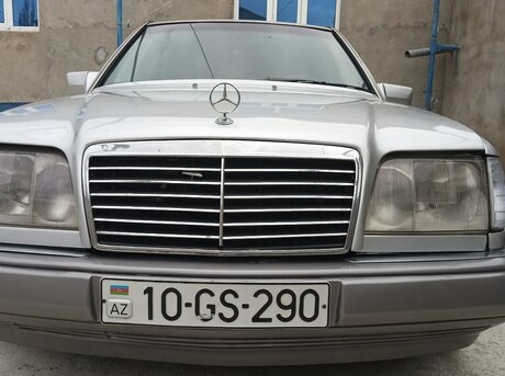 Mercedes 220 E