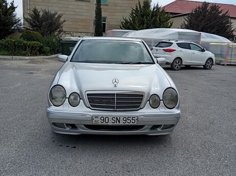 Mercedes E 320