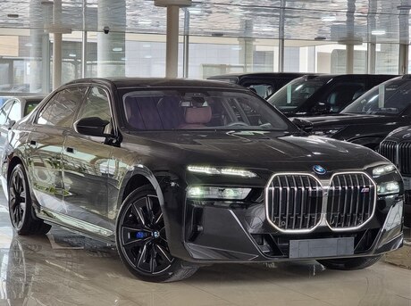 BMW  2023
