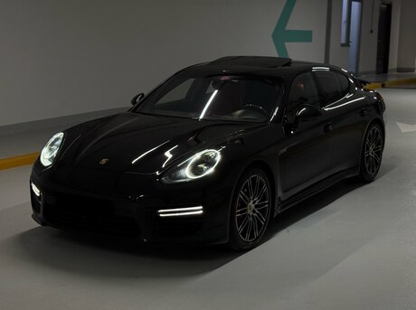 Porsche Panamera GTS 2014