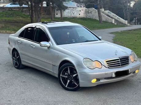 Mercedes C 240