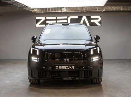 Lynk & Co 900